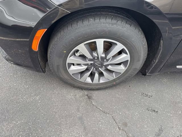 Used 2023 Chrysler Pacifica Limited image 13