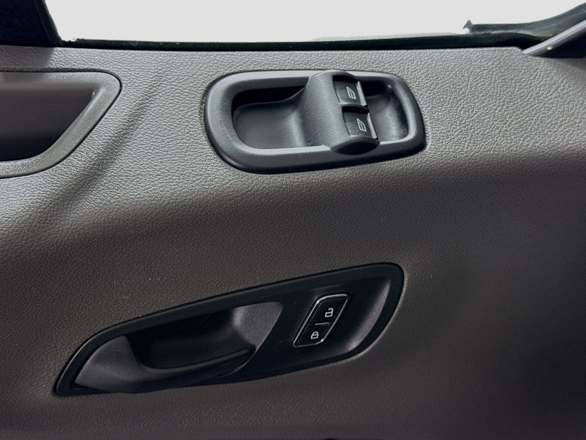 Used 2023 Ford Transit 350 XLT image 23