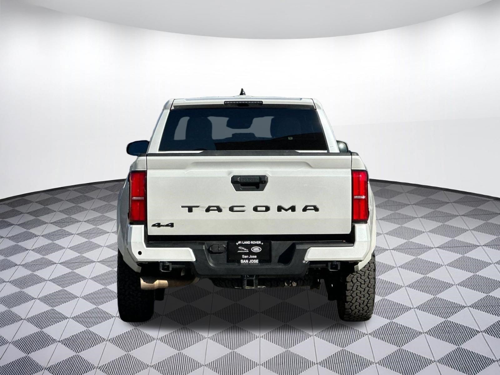 Used 2025 Toyota Tacoma TRD Sport AWD/4WD image 10