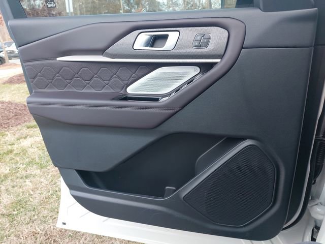 Certified 2025 Ford Explorer Platinum w/ Ultimate Package image 27