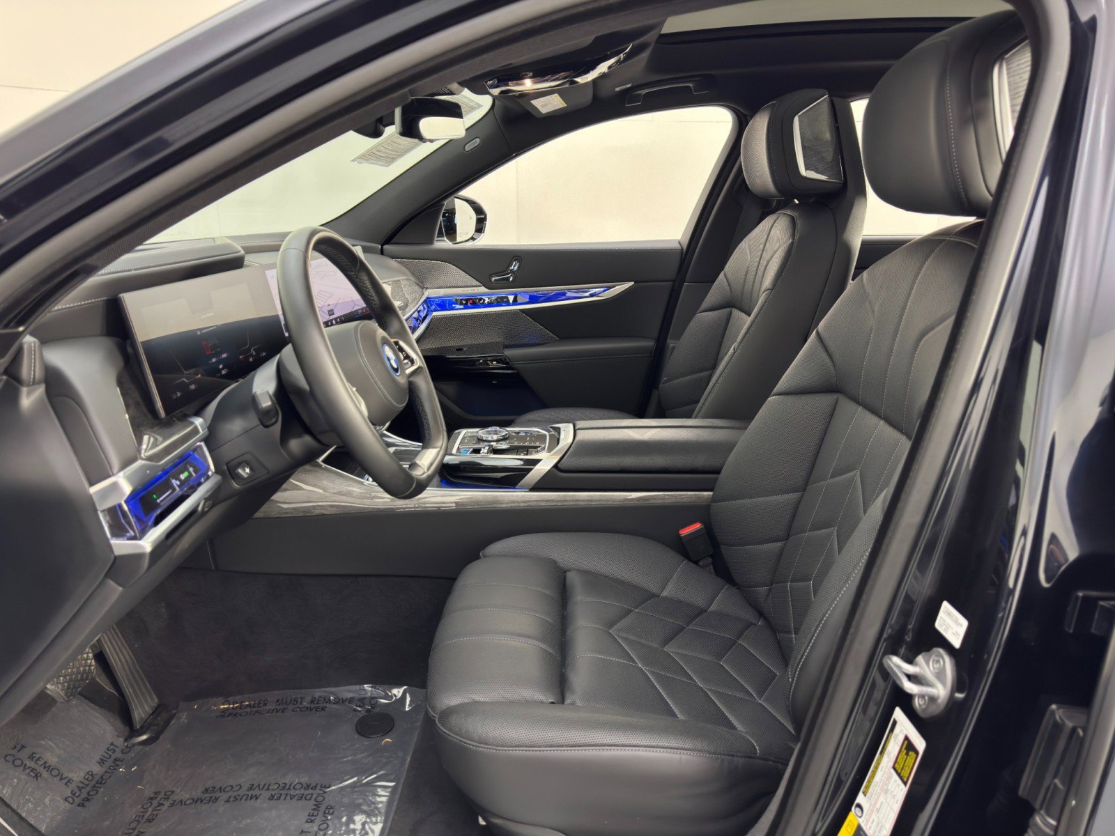 Used 2024 BMW i7 eDrive50 w/ Premium Package image 17