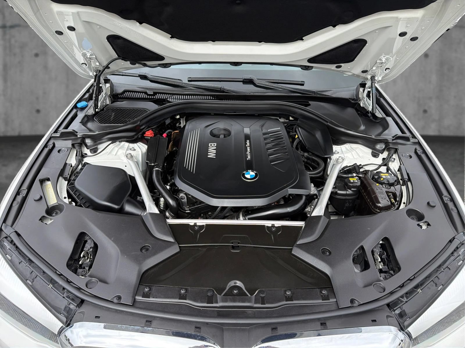 Used 2018 BMW 540i RWD image 11