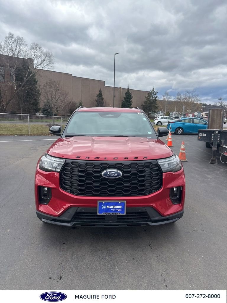 New 2026 Ford Explorer ST-Line w/ ST-Line Street Pack AWD/4WD image 2