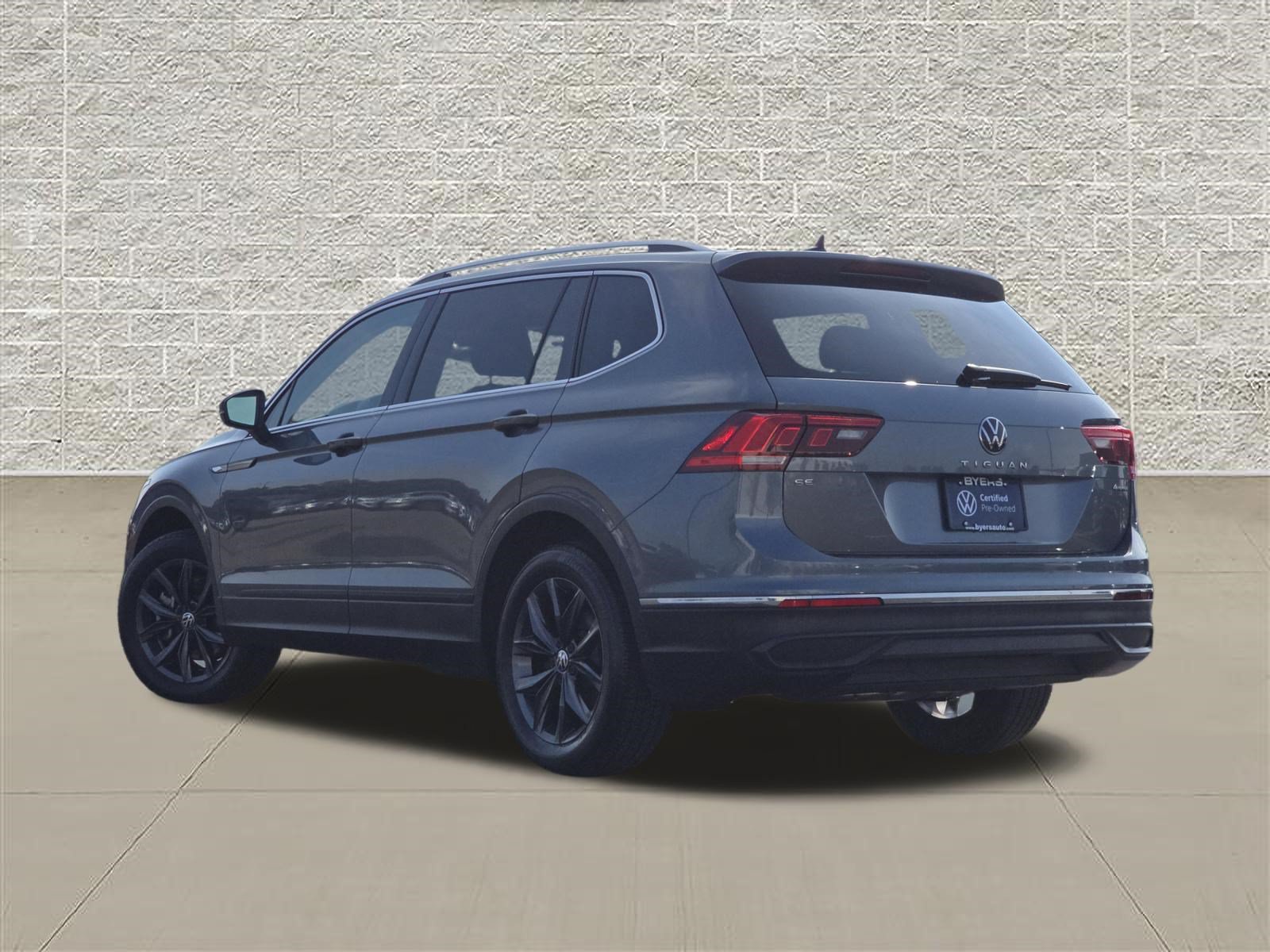 Certified 2023 Volkswagen Tiguan SE AWD/4WD image 5