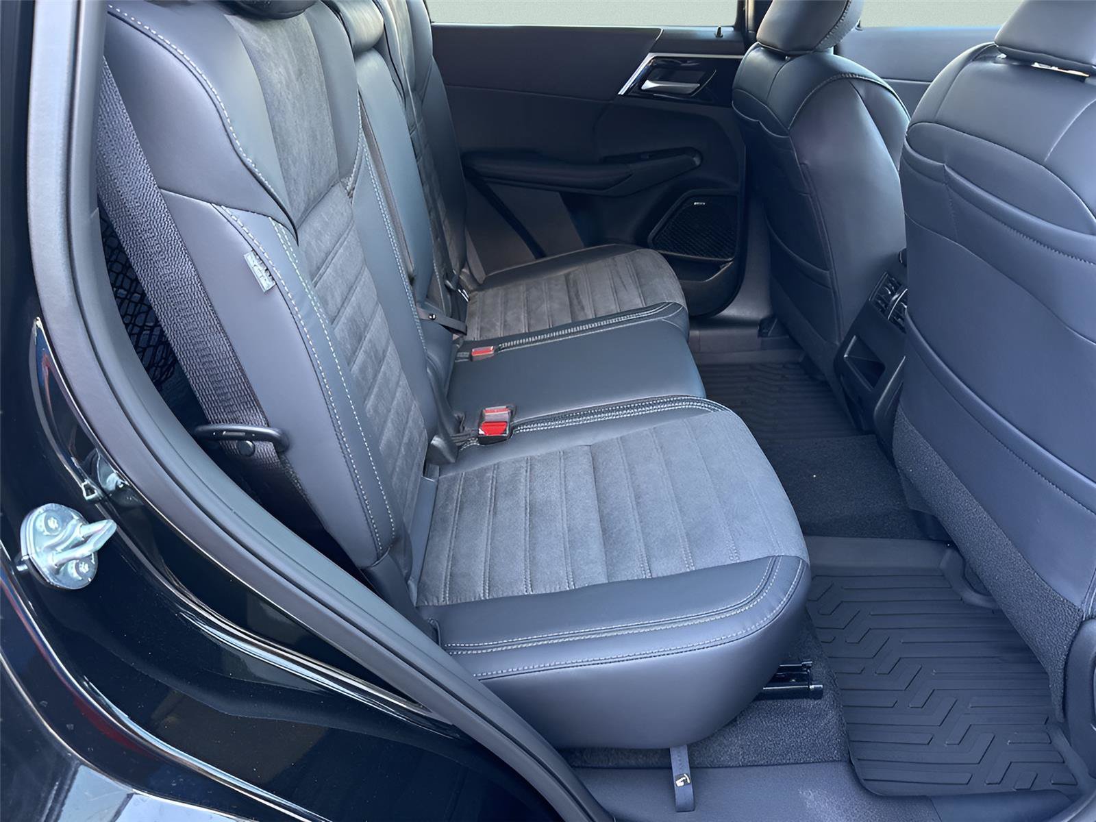 New 2026 Mitsubishi Outlander SE FWD image 27