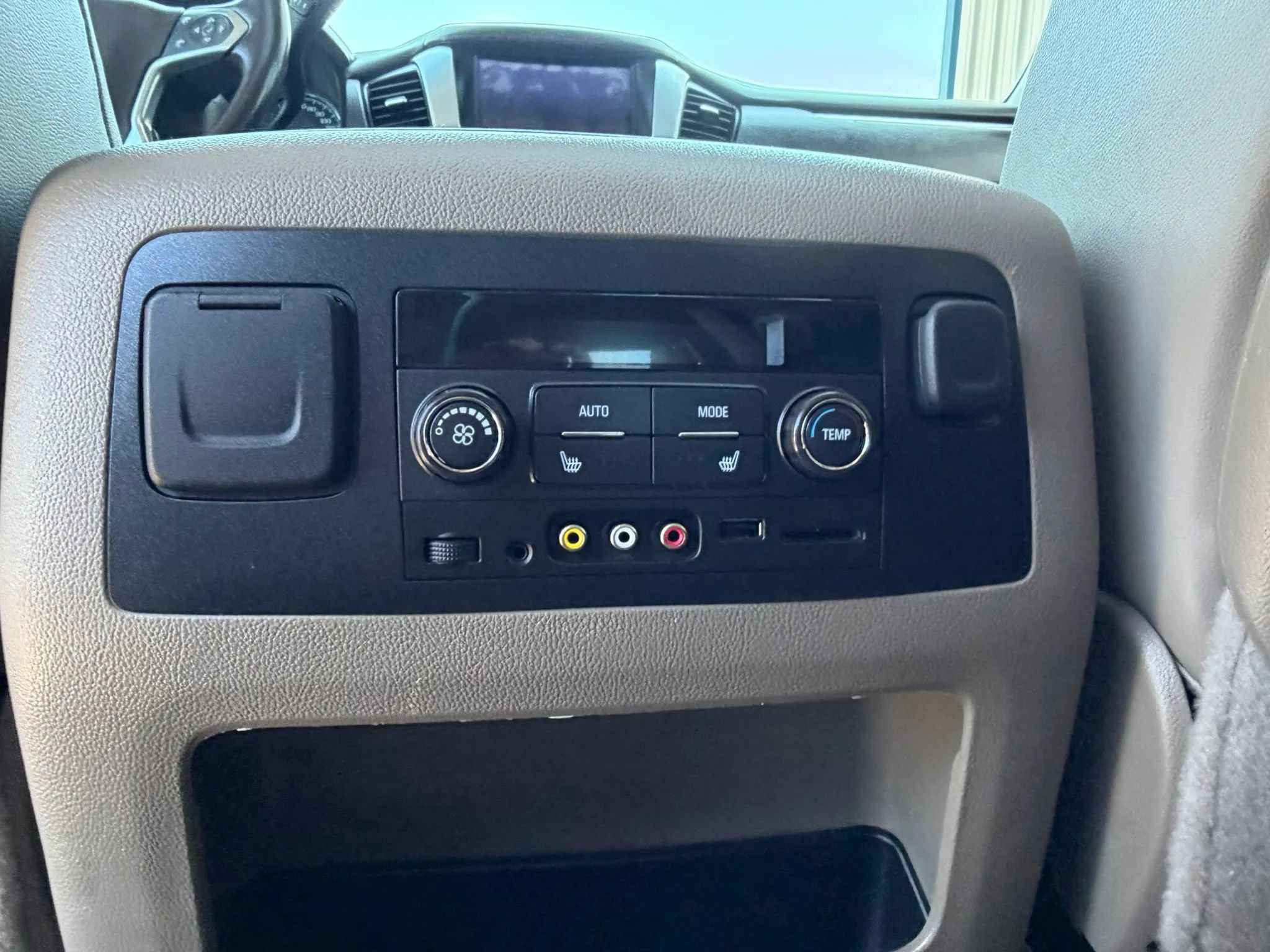 Used 2016 Chevrolet Tahoe LTZ AWD/4WD image 18