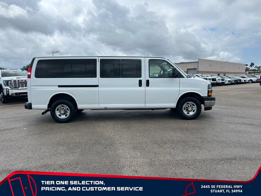 Used 2024 Chevrolet Express 3500 LT w/ LT Preferred Equipment Group RWD image 4