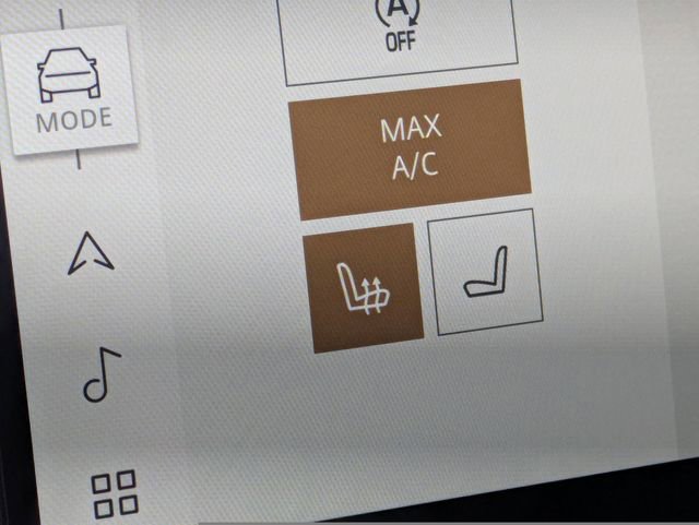 Certified 2025 Land Rover Range Rover SE image 50