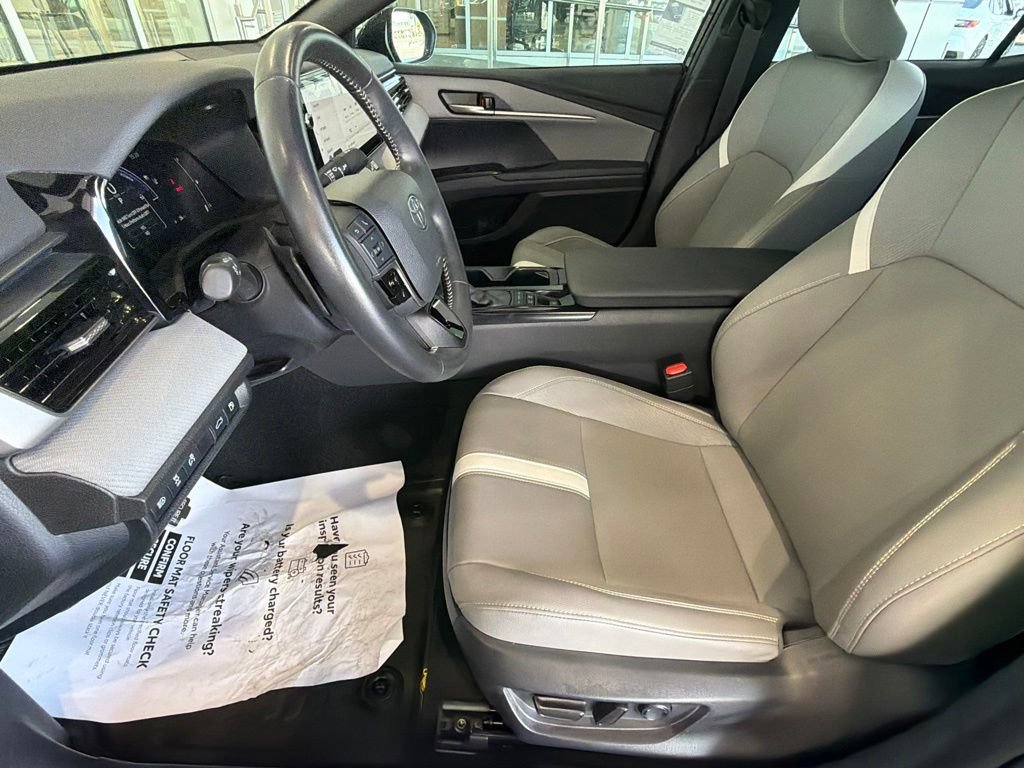 Used 2025 Toyota Camry SE w/ Multimedia Upgrade Package FWD image 20