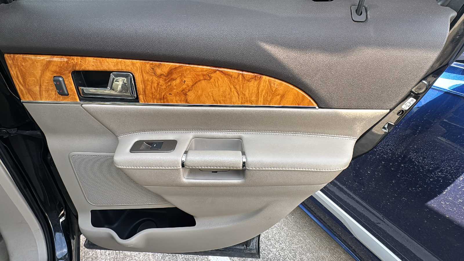 Used 2013 Lincoln MKX FWD image 13