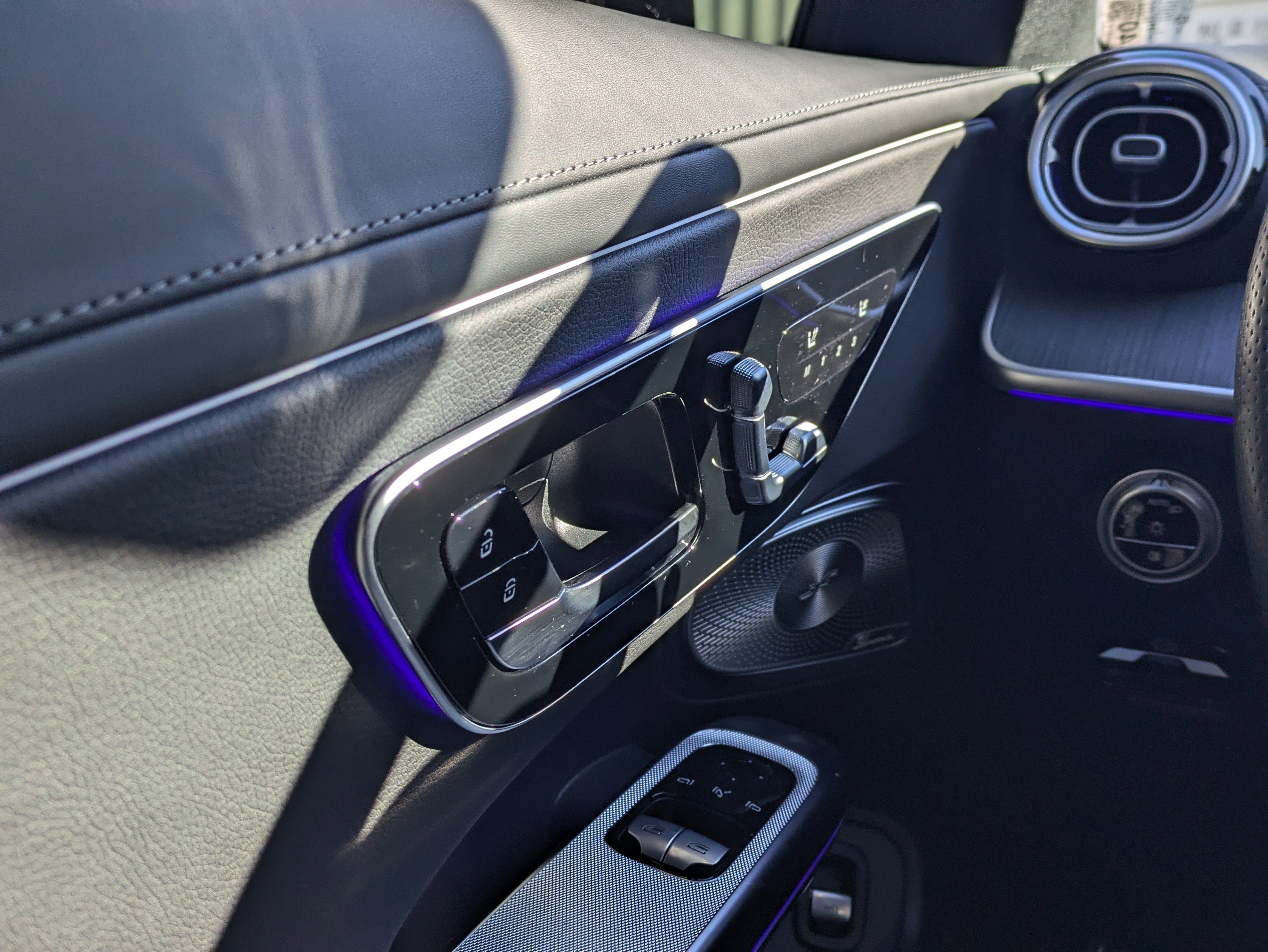 Used 2024 Mercedes-Benz CLE 300 4MATIC Coupe image 20