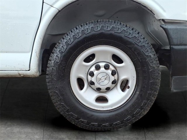 Used 2019 Chevrolet Express 2500 w/ Driver Convenience Package image 9