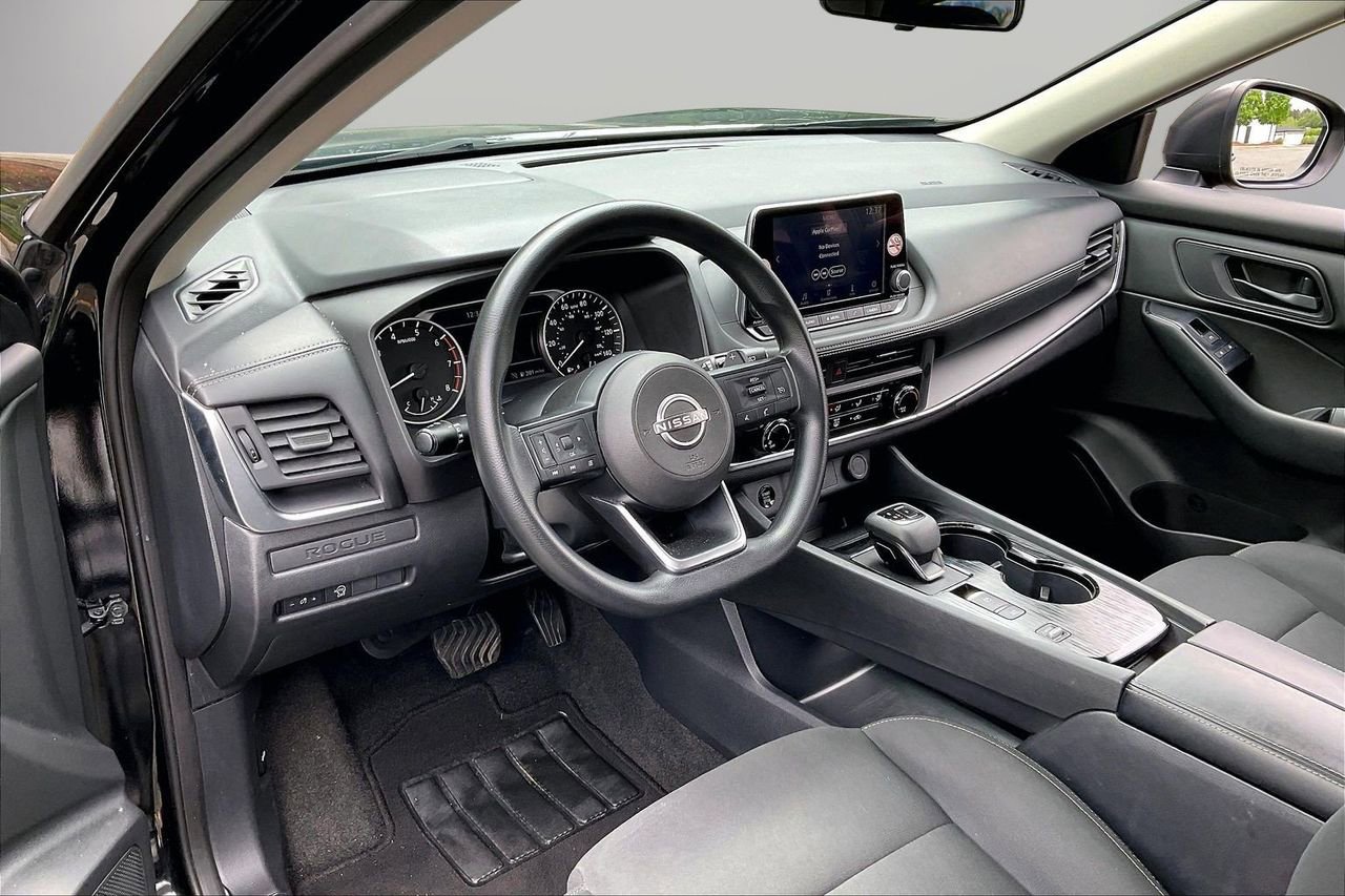 Used 2024 Nissan Rogue S FWD image 19