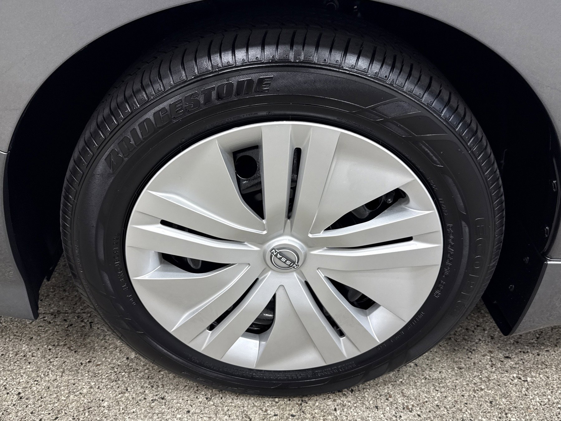 Used 2024 Nissan Leaf S image 2