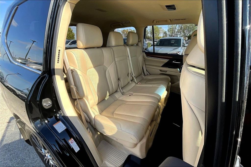 Used 2018 Lexus LX 570 4WD image 35