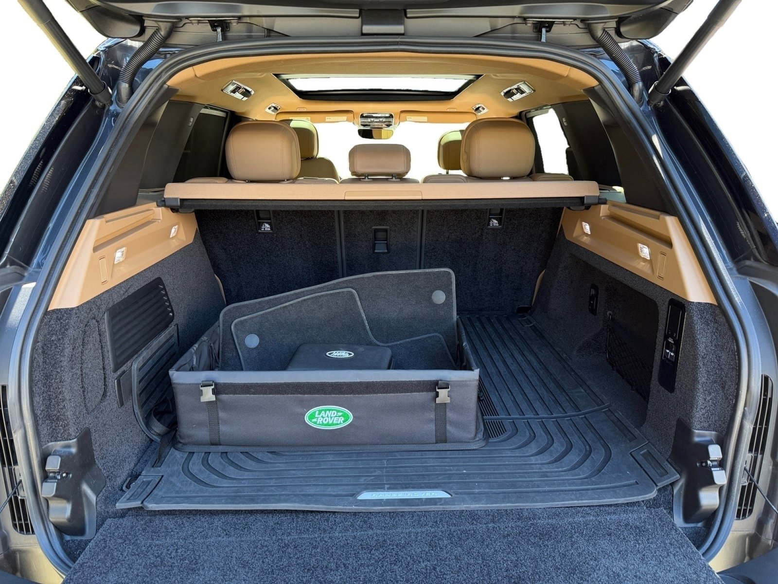 Certified 2023 Land Rover Range Rover SE image 25