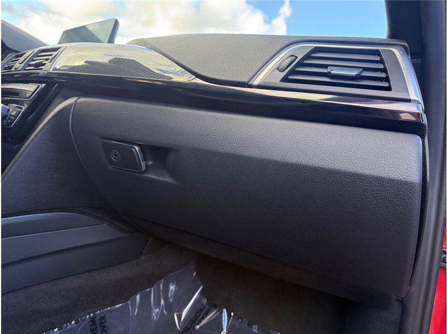 Used 2018 BMW M3 RWD image 38