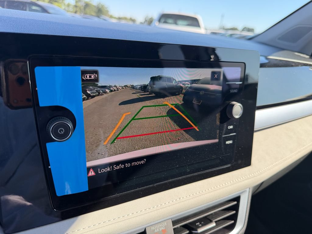 New 2026 Volkswagen Taos SE FWD image 19