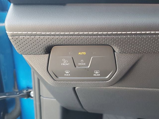 Certified 2024 Volkswagen Atlas Cross Sport SEL image 30
