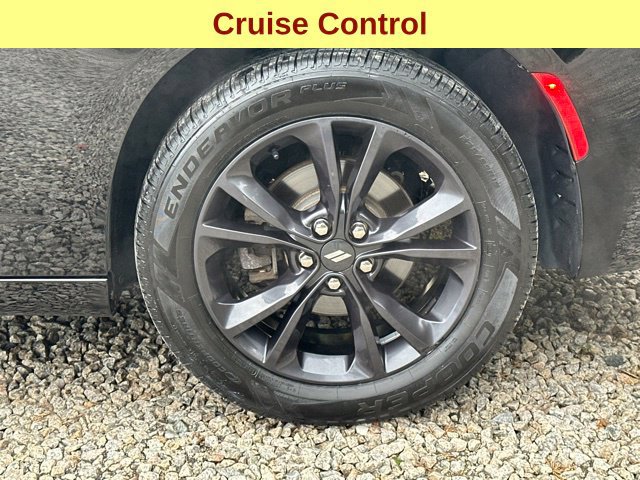 Used 2020 Dodge Charger SXT w/ Blacktop Package AWD/4WD image 9