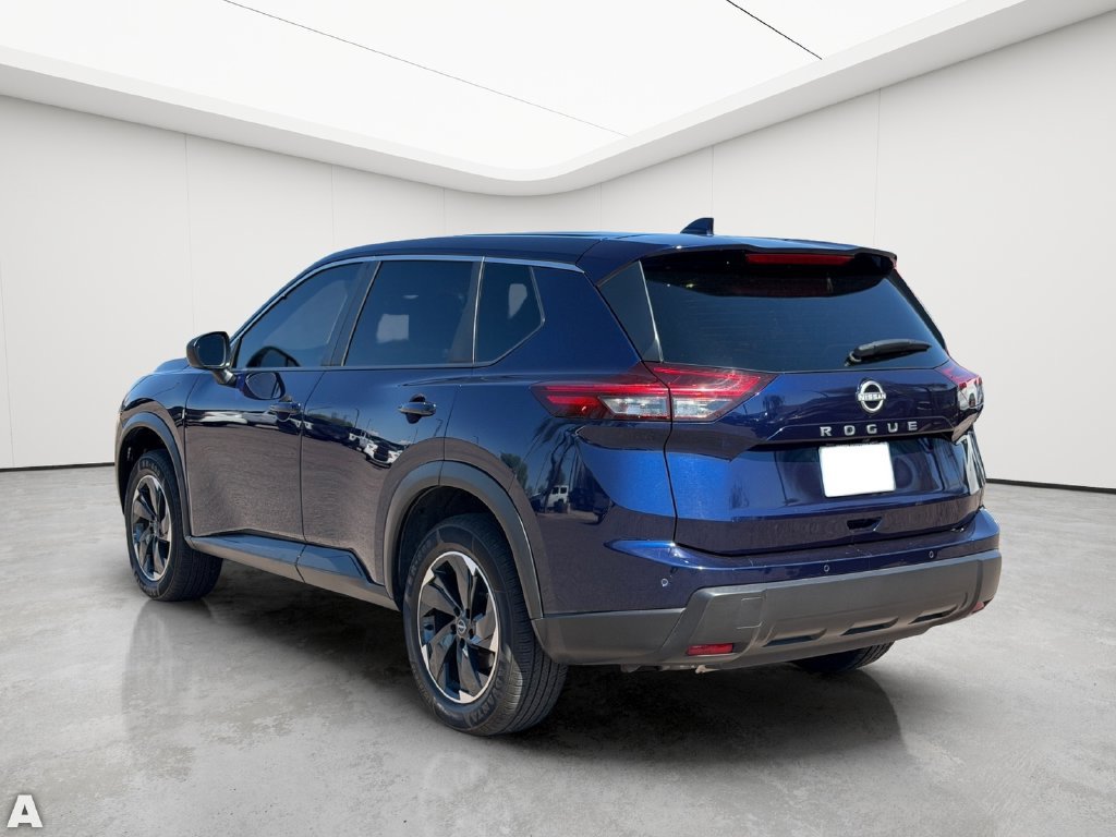 Used 2025 Nissan Rogue SV FWD image 4