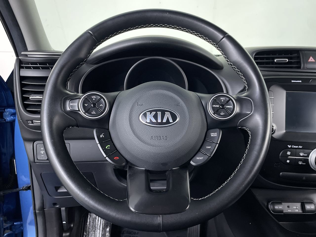 Used 2019 Kia Soul + FWD image 13