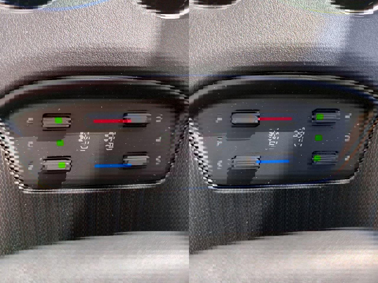 Used 2021 Toyota Venza Limited w/ Advanced Technology Package image 24