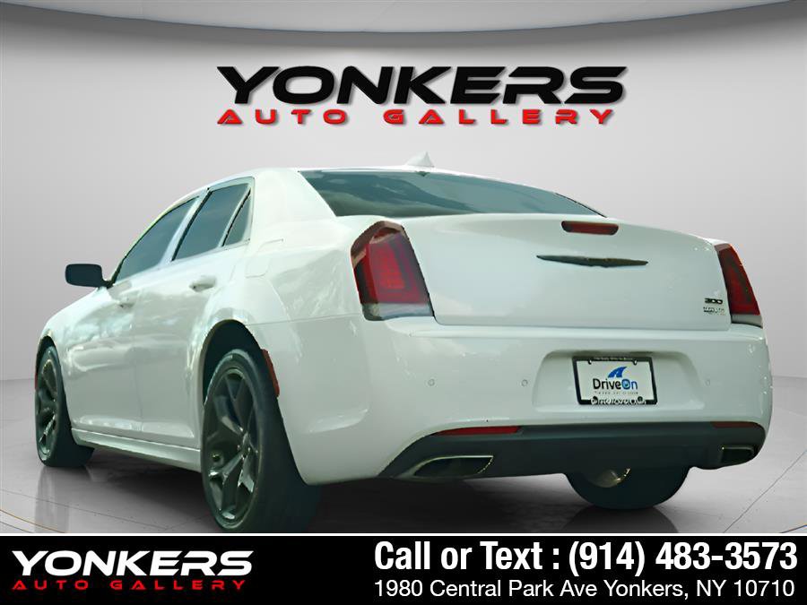 Used 2021 Chrysler 300 Touring L image 7