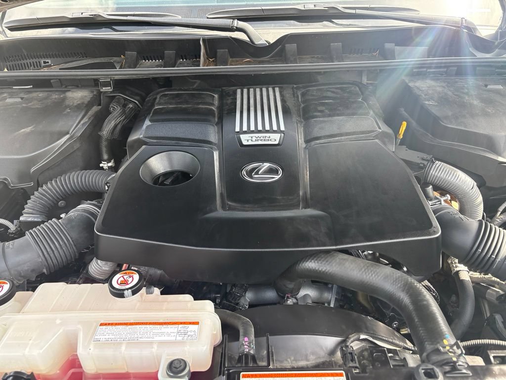 Used 2022 Lexus LX 600 4WD w/ Accessory Package (Z1) image 11