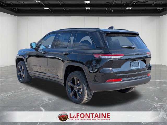 New 2025 Jeep Grand Cherokee Limited w/ Black Appearance Package image 3