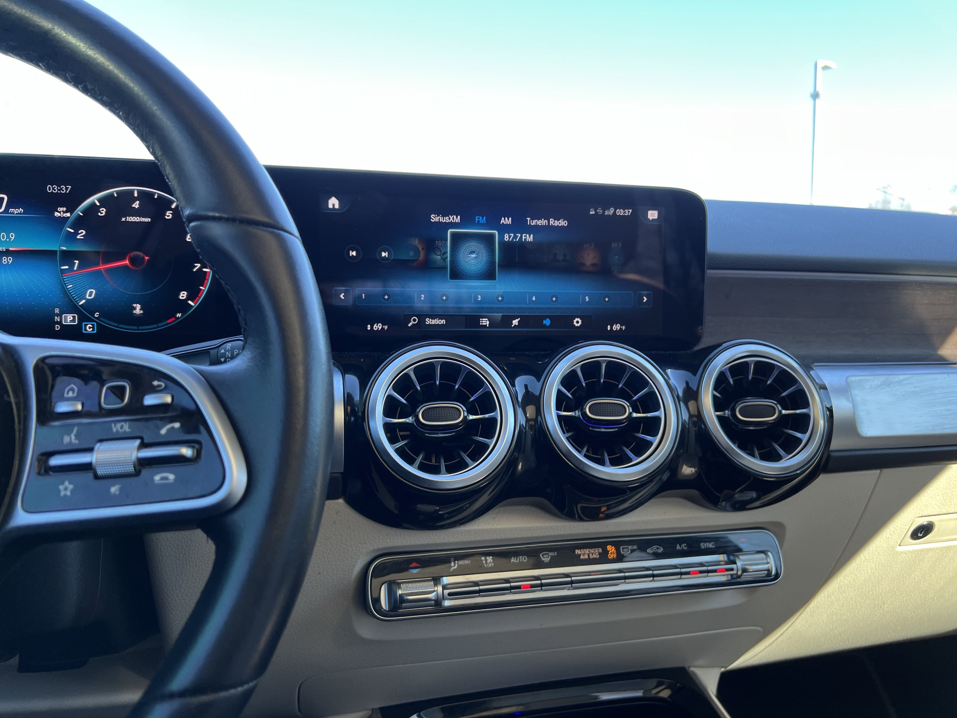 Certified 2023 Mercedes-Benz GLB 250 image 31