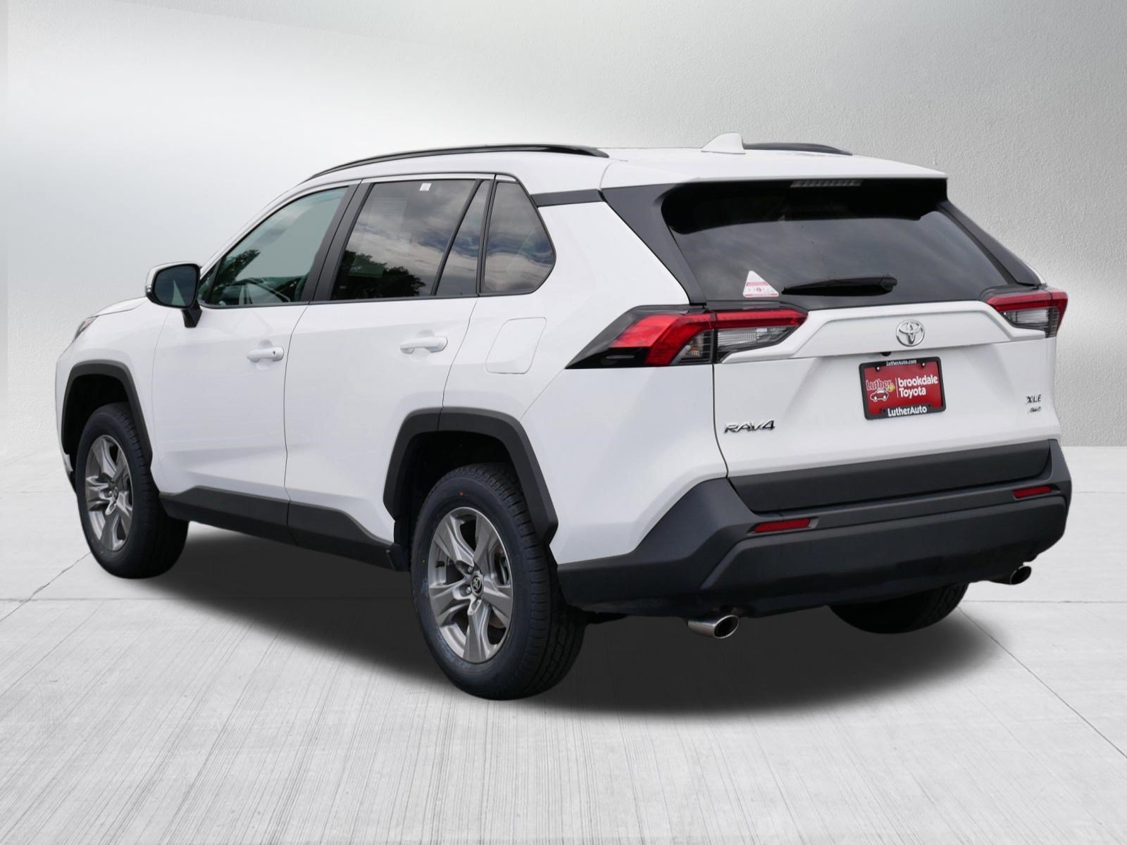 Used 2024 Toyota RAV4 XLE w/ Weather Package AWD/4WD image 5