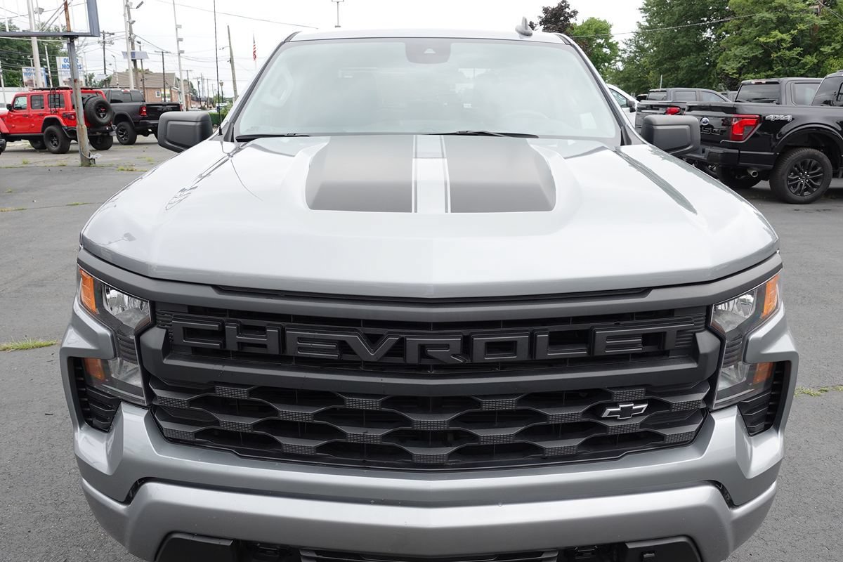 Used 2024 Chevrolet Silverado 1500 Custom w/ Rally Edition AWD/4WD image 6
