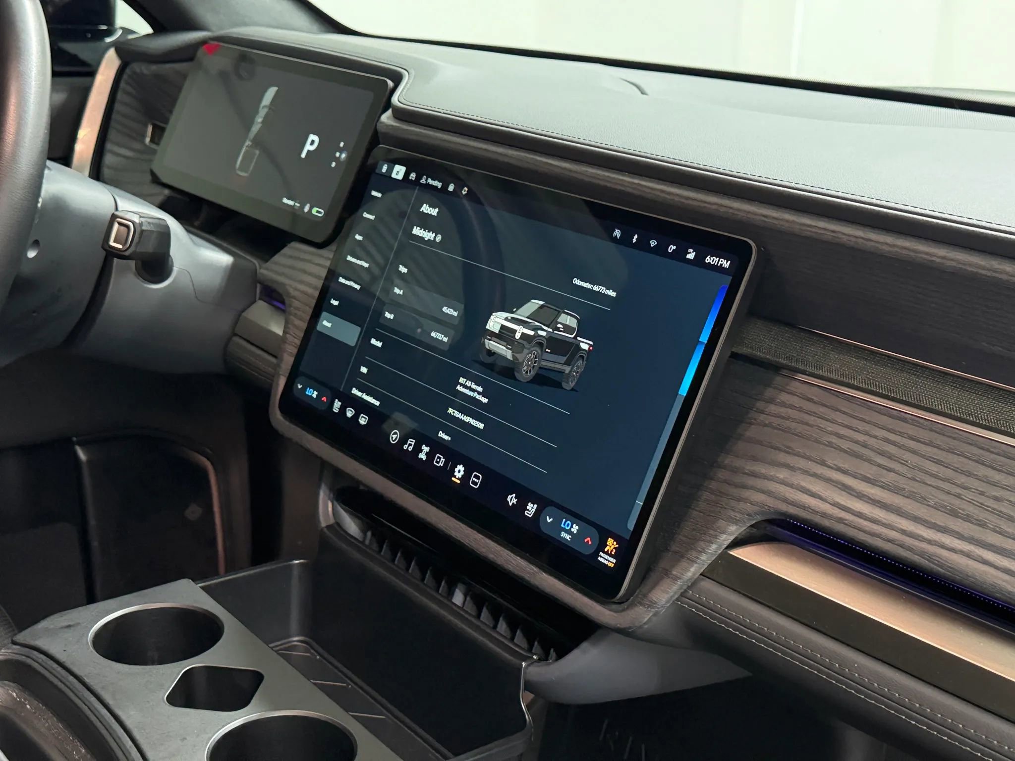 Used 2023 Rivian R1T Adventure image 27