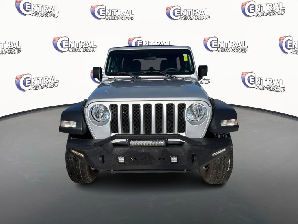 Used 2023 Jeep Wrangler Sport S image 2