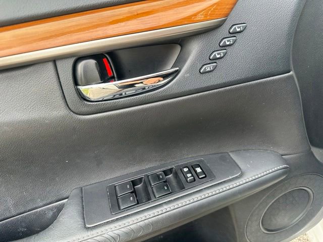 Used 2015 Lexus ES 300h w/ Premium Package w/Bamboo Trim FWD image 24