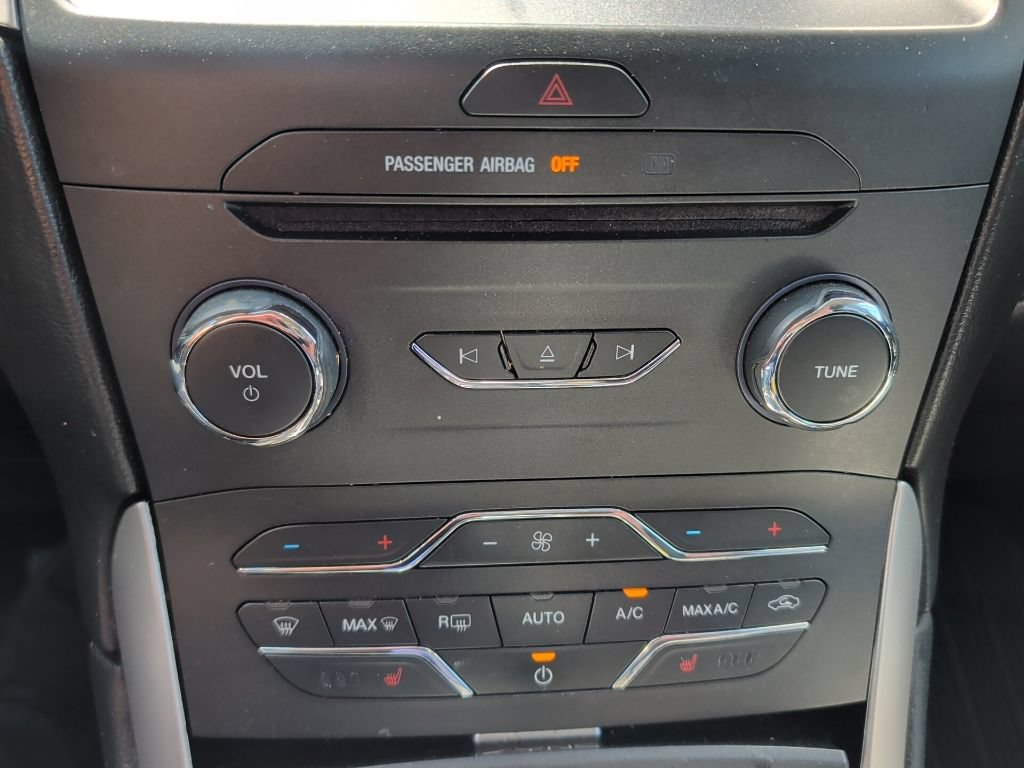 Used 2016 Ford Edge SEL w/ Equipment Group 201A FWD image 19