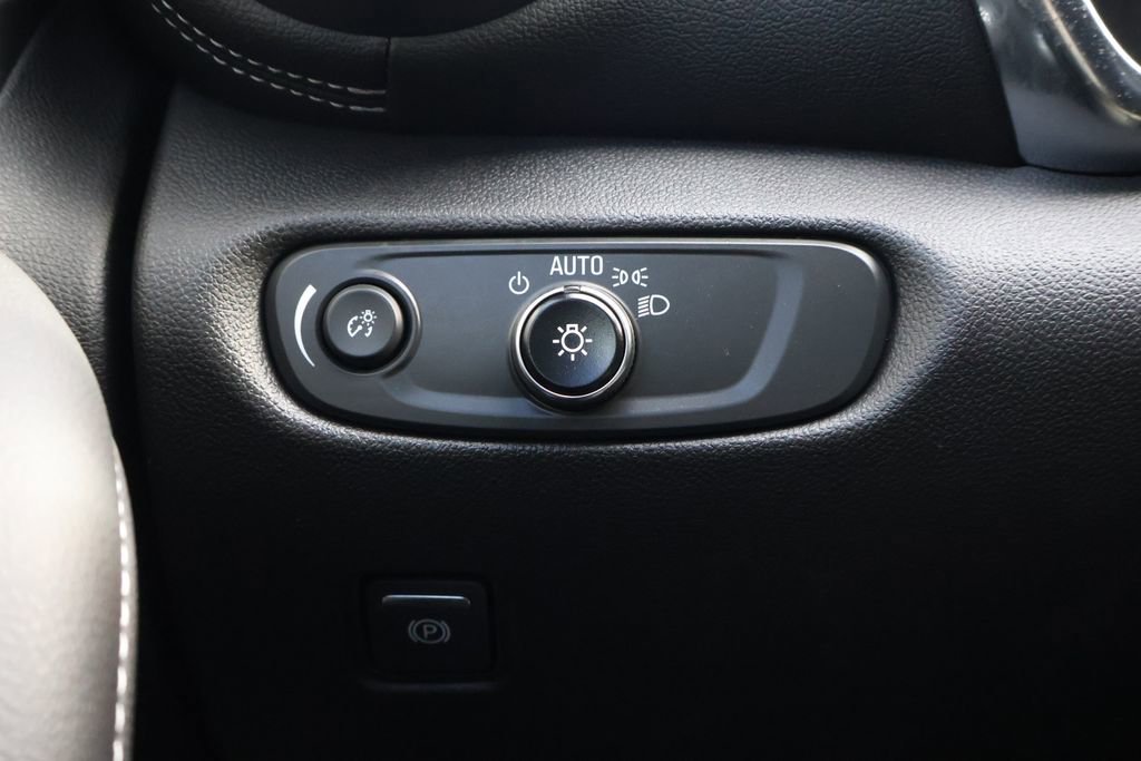 Certified 2023 Chevrolet Blazer LT w/ Convenience Package image 36