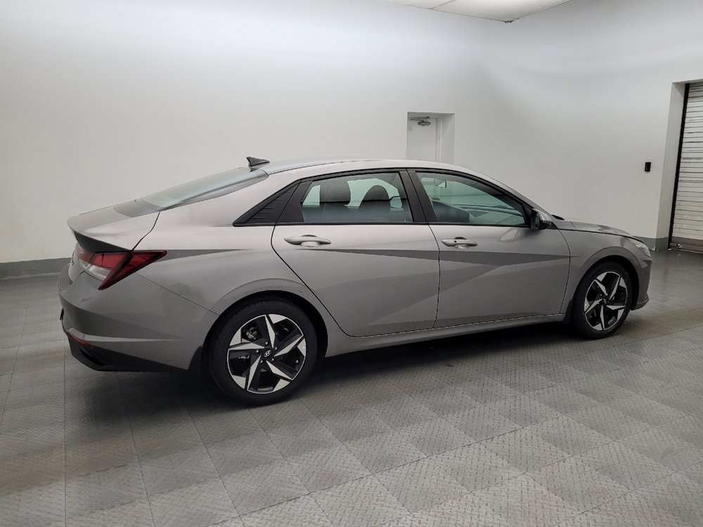 Used 2023 Hyundai Elantra SEL w/ Convenience Package FWD image 10