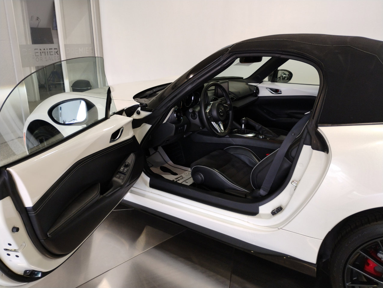 Used 2022 MAZDA MX-5 Miata Club w/ Brembo/BBS Recaro Package image 39