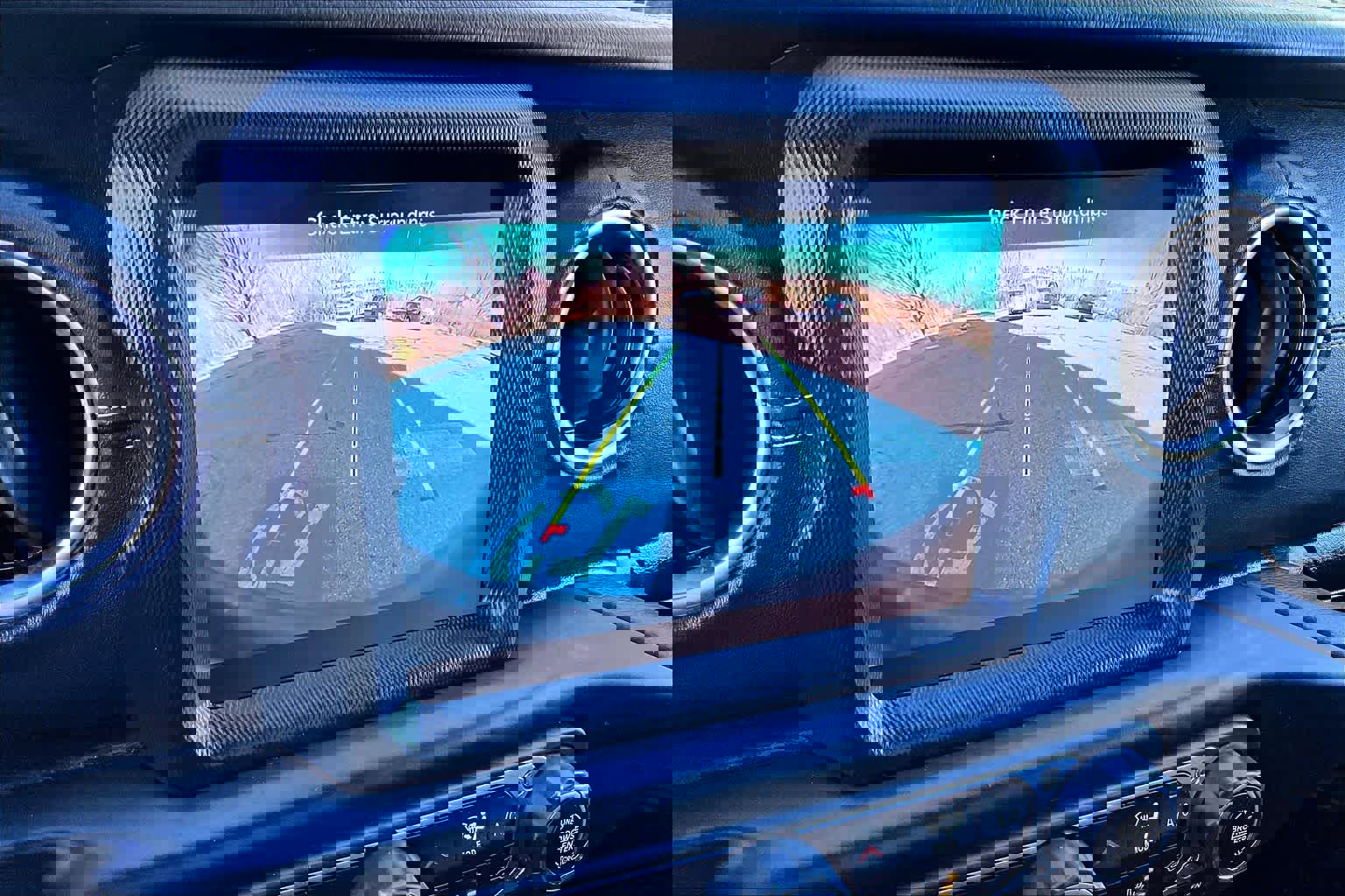 Used 2022 Jeep Wrangler Unlimited Sahara w/ Cold Weather Group image 28