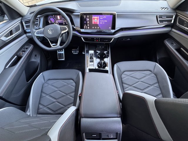 Used 2024 Volkswagen Atlas Peak Edition SE image 23