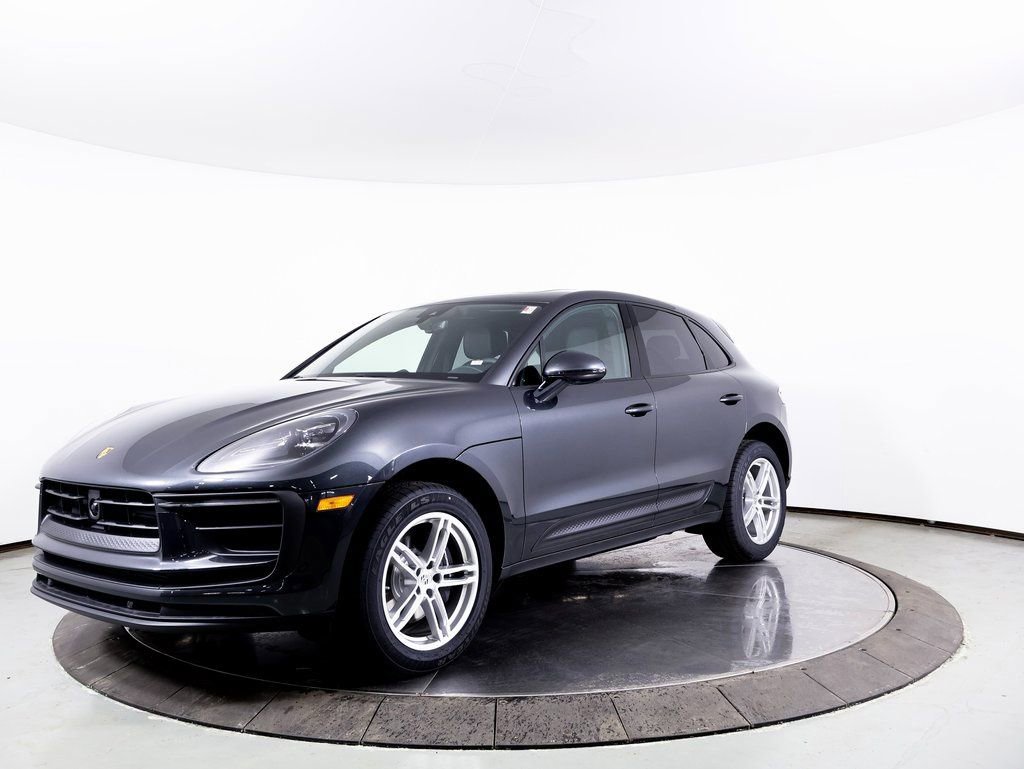 Certified 2025 Porsche Macan AWD/4WD image 1
