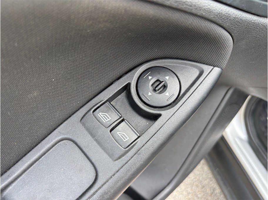 Used 2018 Ford Focus S FWD image 14