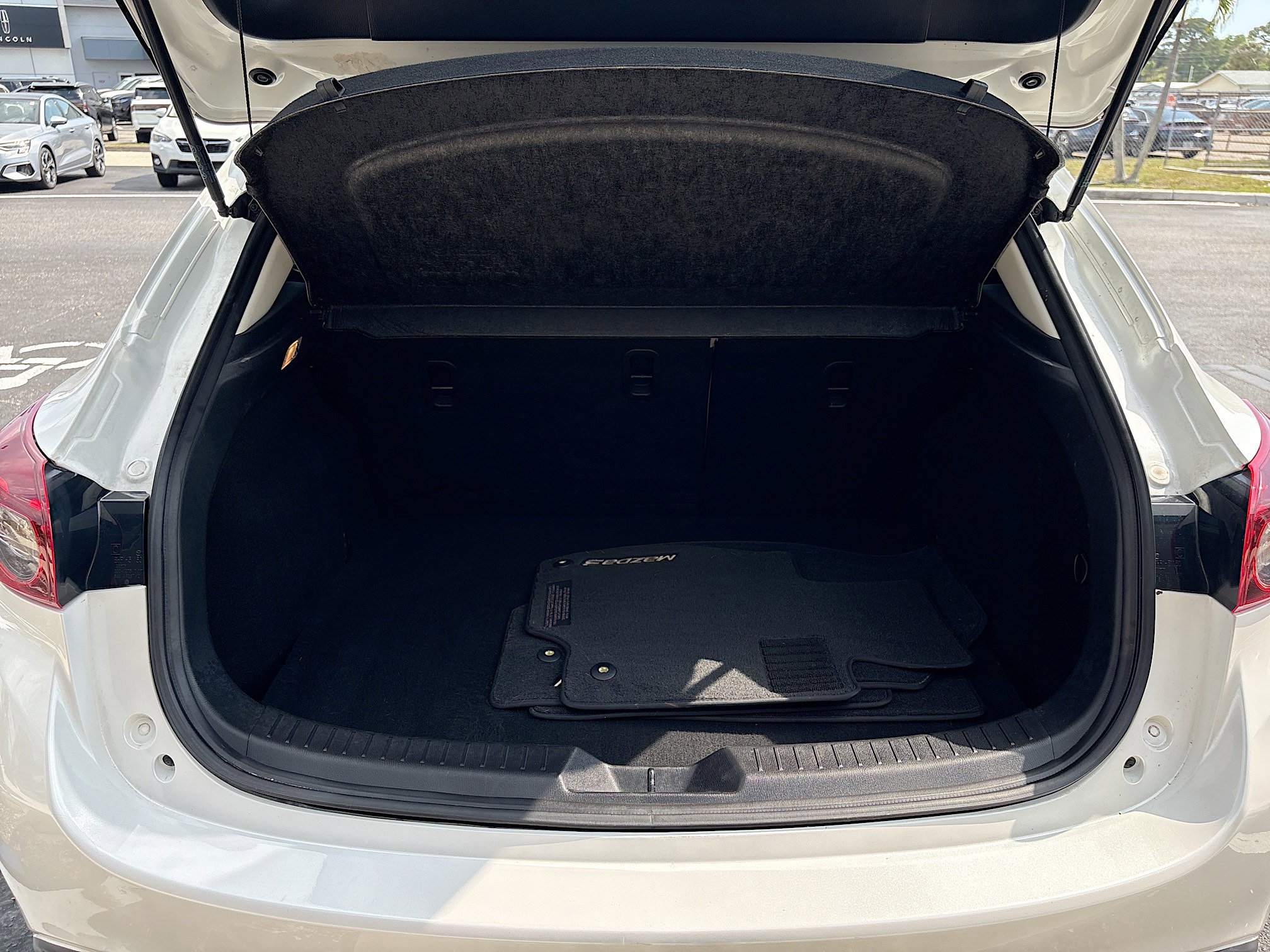 Used 2014 MAZDA MAZDA3 i Touring w/ Moonroof Package 1 image 18