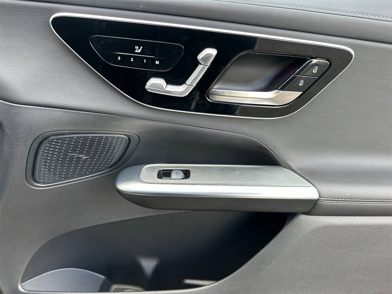 Certified 2025 Mercedes-Benz GLC 300 image 20