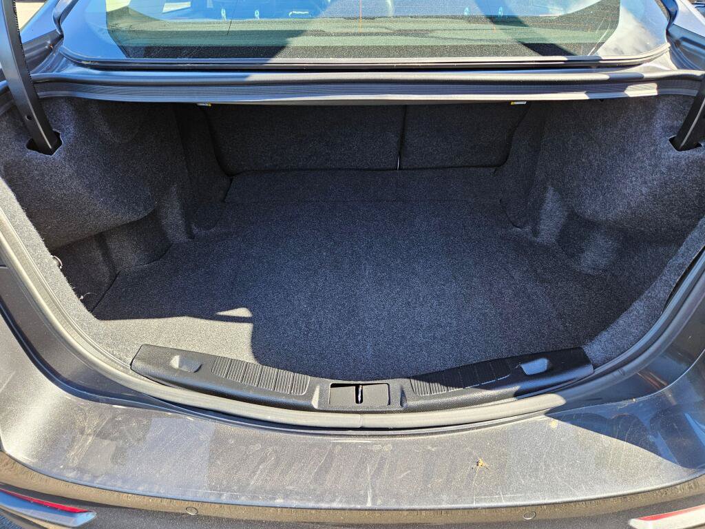 Used 2019 Ford Fusion SE w/ Equipment Group 151A FWD image 10