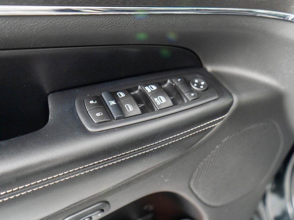 Used 2015 Jeep Grand Cherokee Limited w/ Luxury Group II image 27