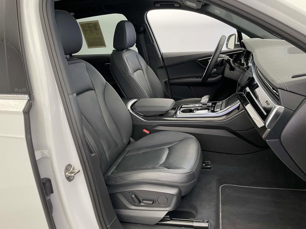 Certified 2025 Audi Q7 3.0T Premium Plus image 24