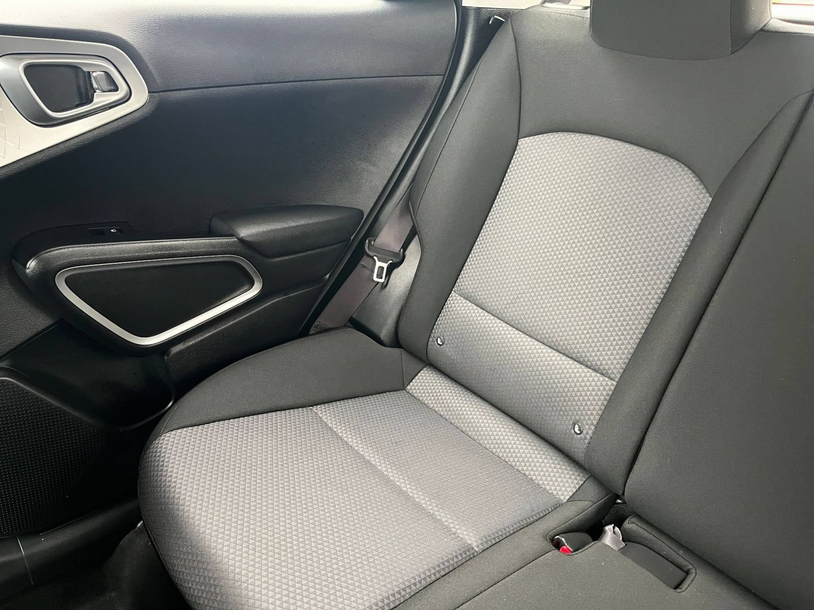 Used 2025 Kia Soul LX w/ LX Technology Package FWD image 39